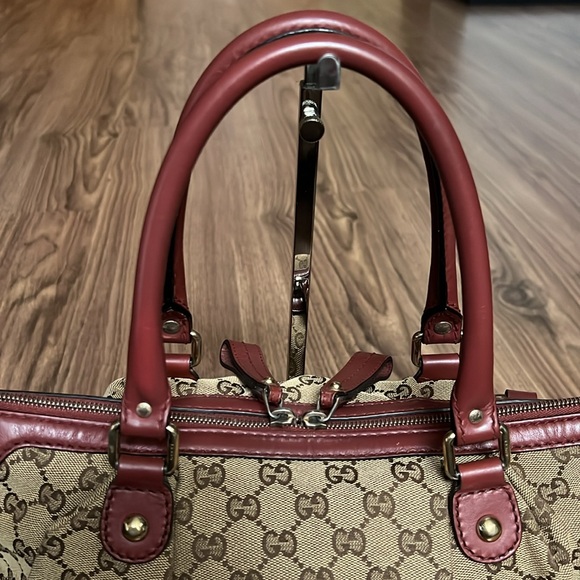 A 238 - 💯% authentic Gucci shoulder bag - Picture 12 of 16